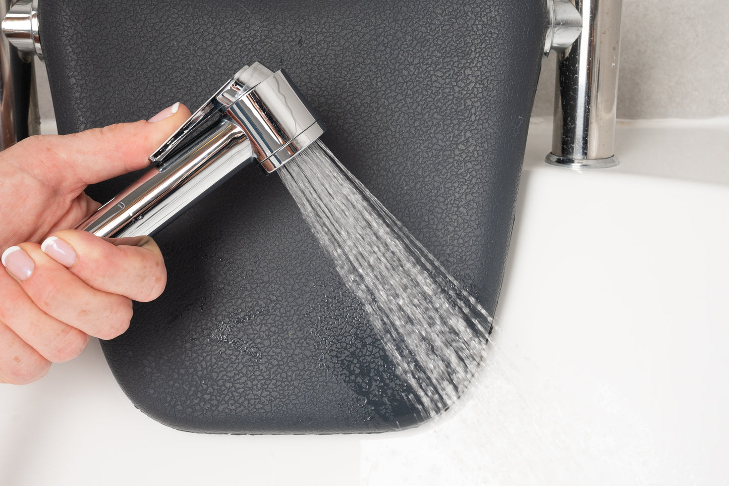 On/Off Trigger Shower Head & 1.5m Grey Braided Shower Hose